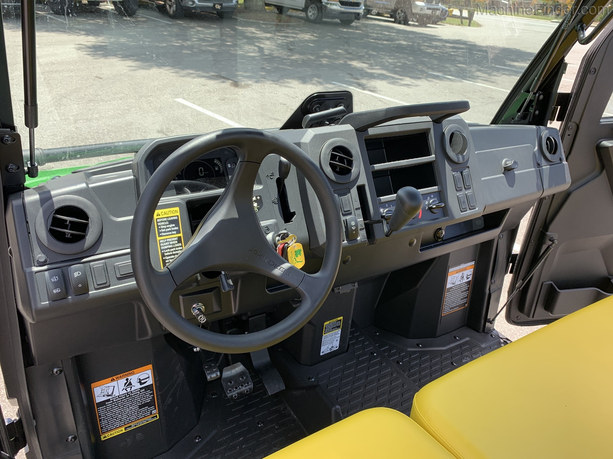 2021 John Deere 835M Image 6