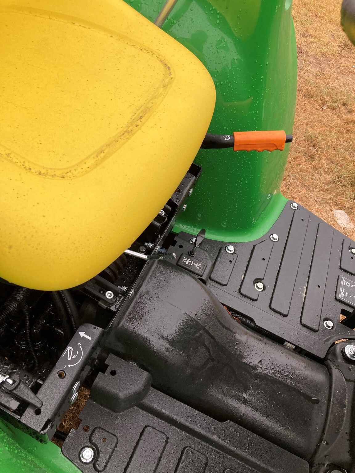 2023 John Deere 3038E Image 5