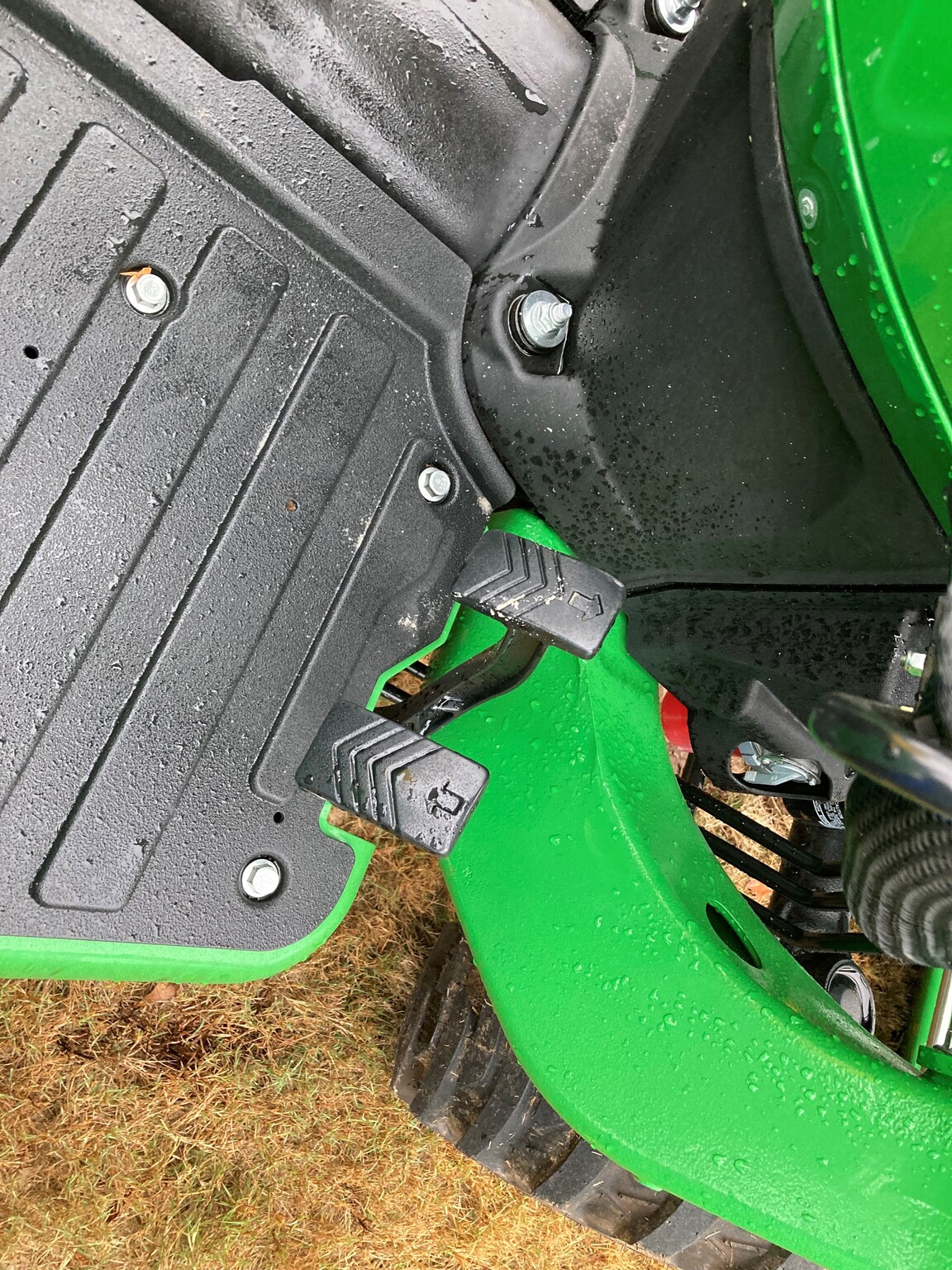 2023 John Deere 3038E Image 8