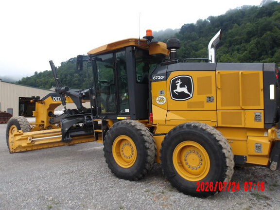 2023 John Deere 672G