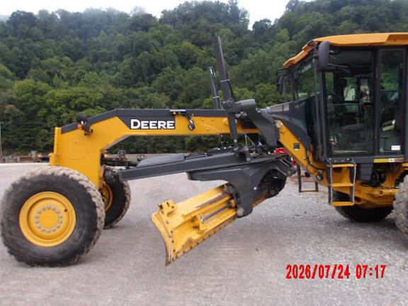2023 John Deere 672G