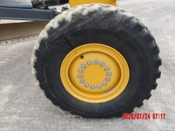 2023 John Deere 672G