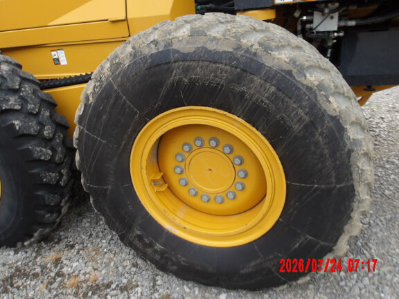 2023 John Deere 672G
