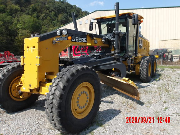 Photo of 2023 John Deere 672G