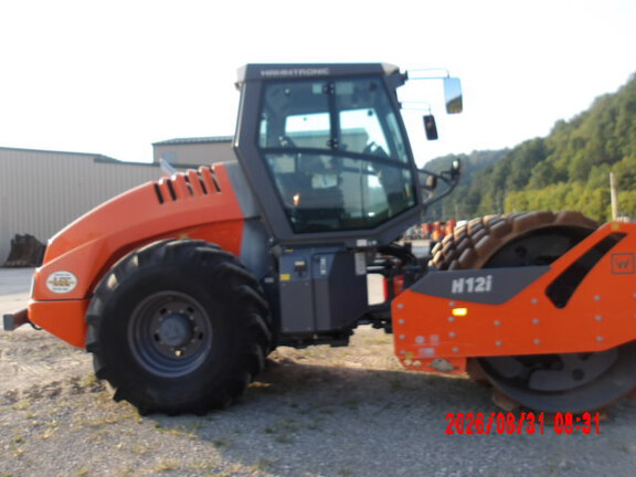 2023 Hamm H12IP