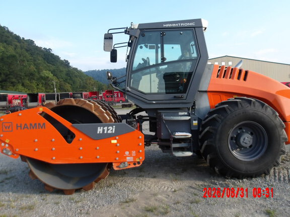 2023 Hamm H12IP