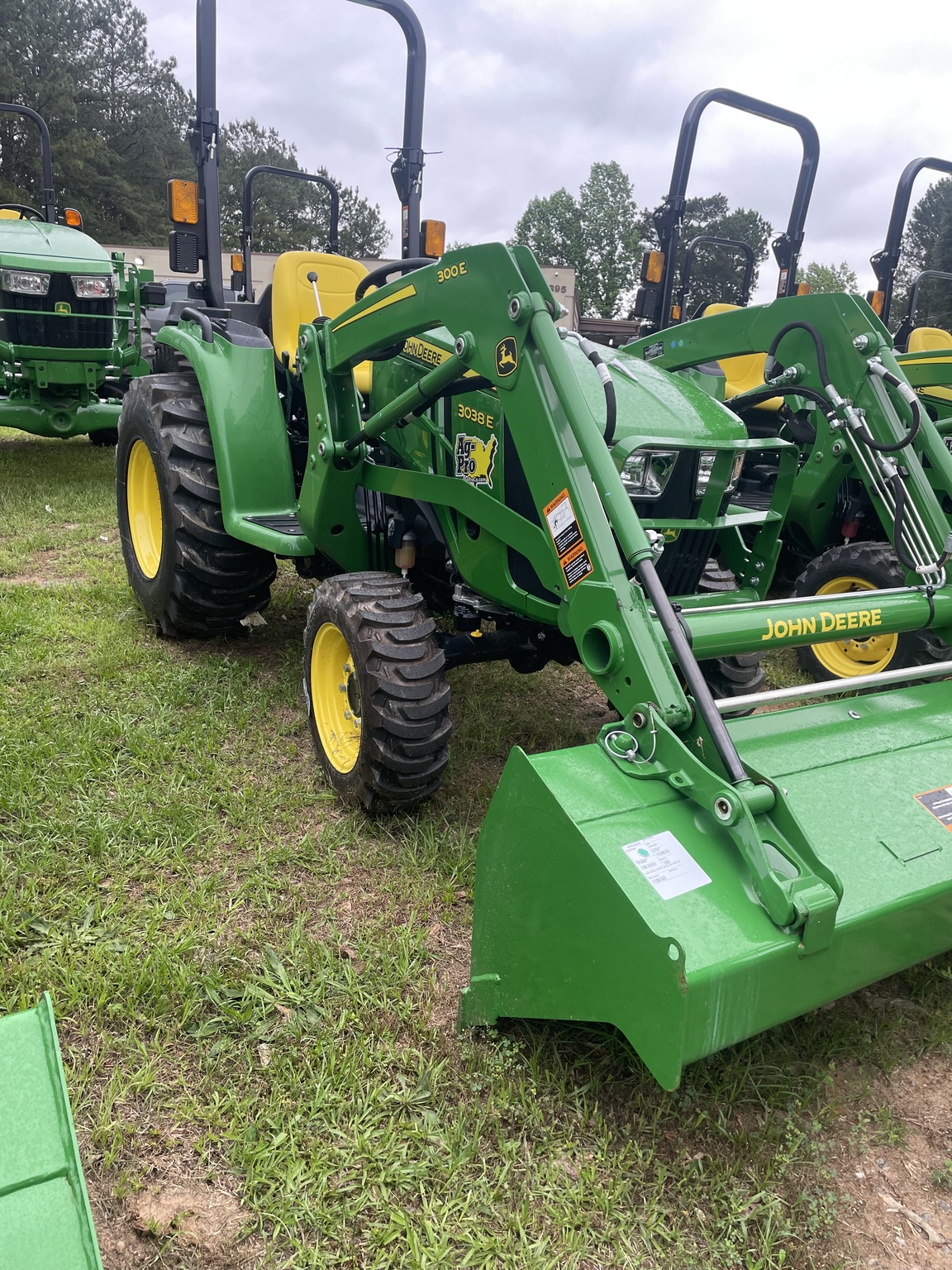 2023 John Deere 3038E Image 1