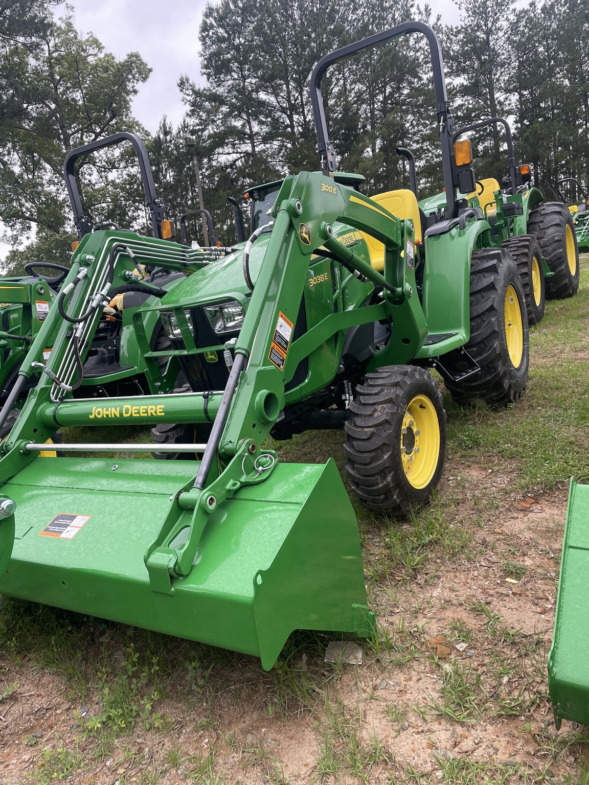 2023 John Deere 3038E Image 2