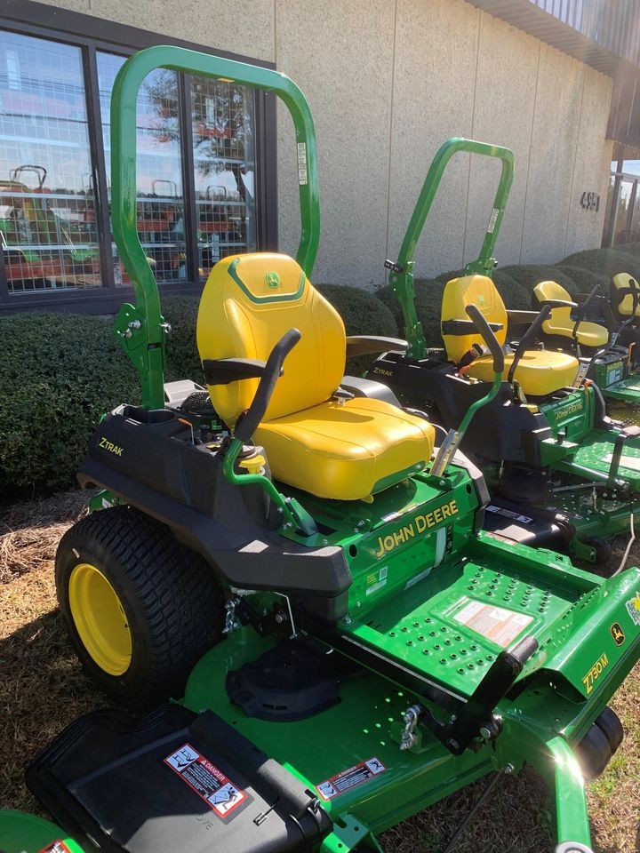 2025 John Deere Z730M Image 2