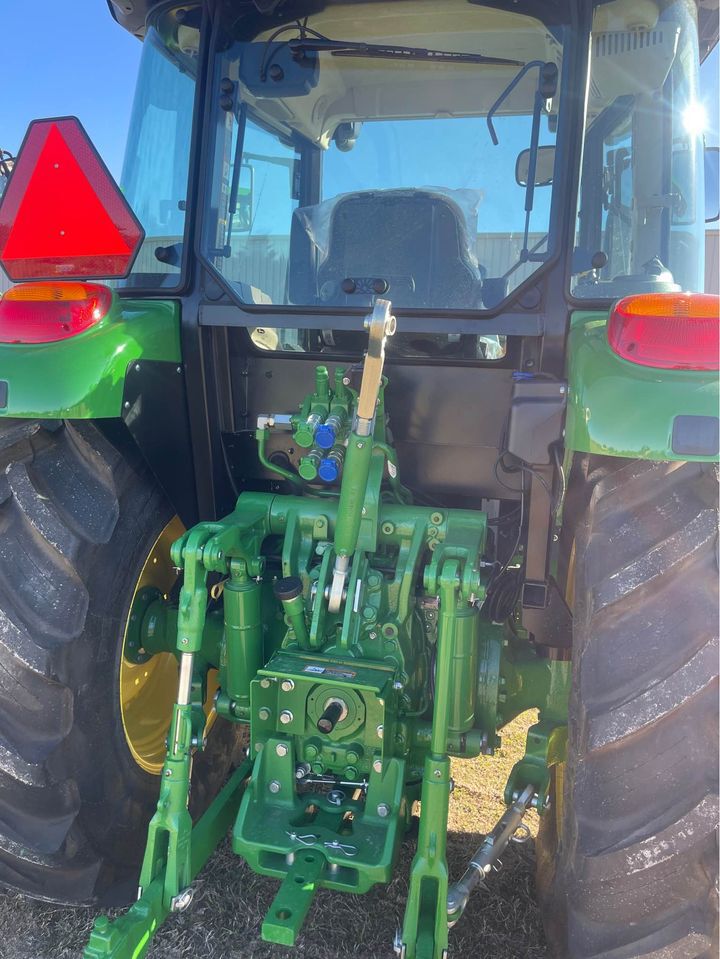 2024 John Deere 5090M Image 3