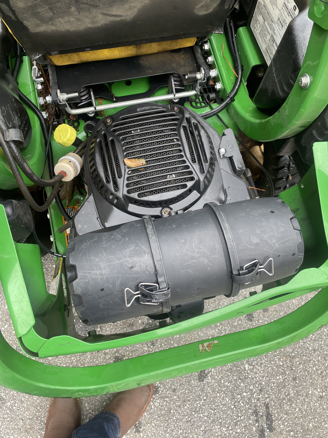 2021 John Deere Z915E Image 3