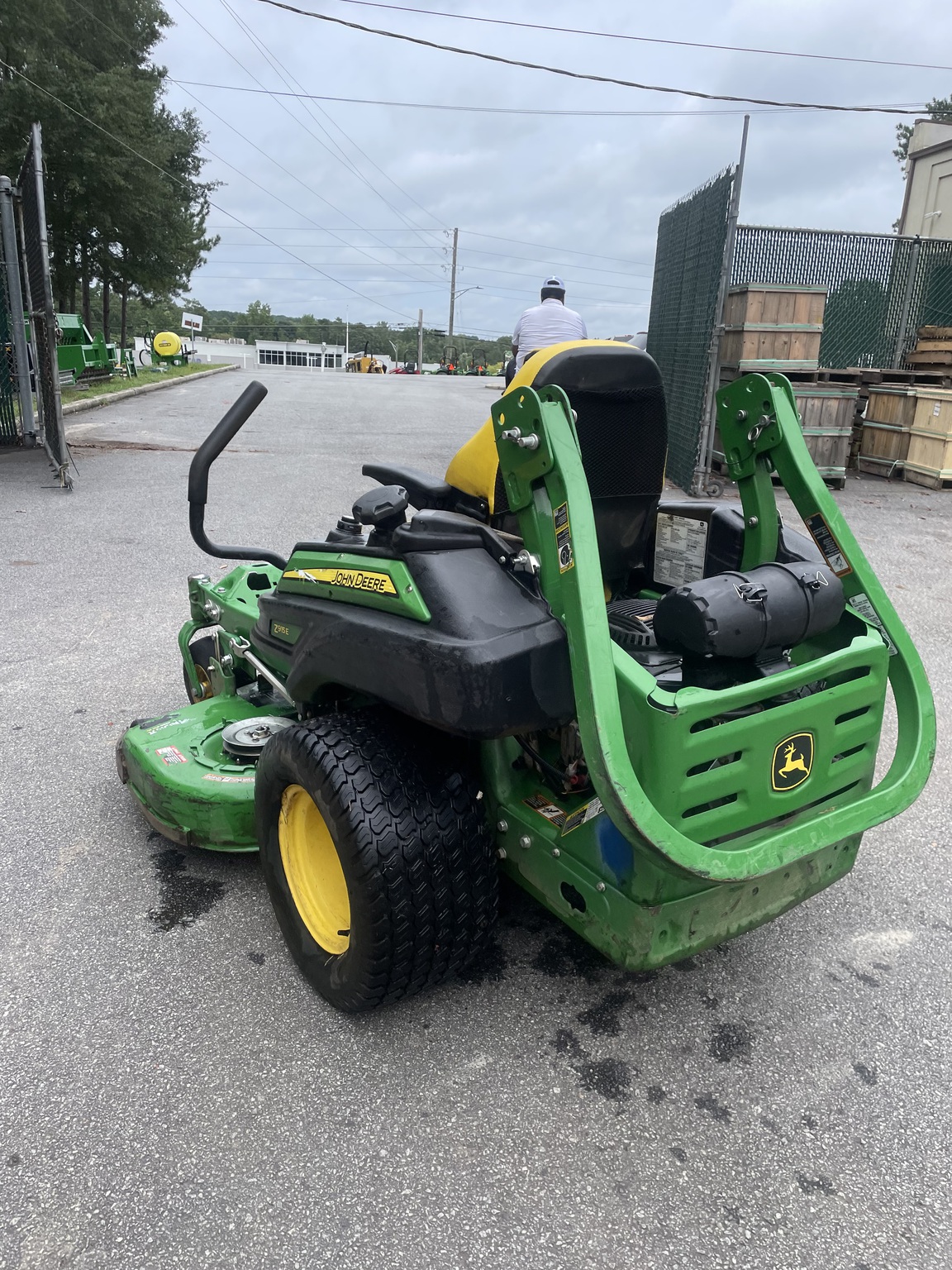 2021 John Deere Z915E Image 4
