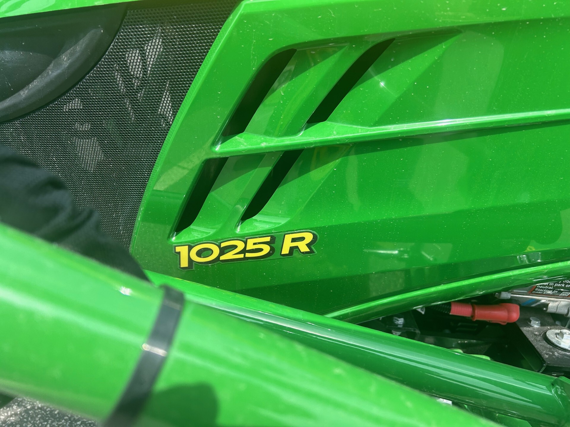 2023 John Deere 1025R Image 3