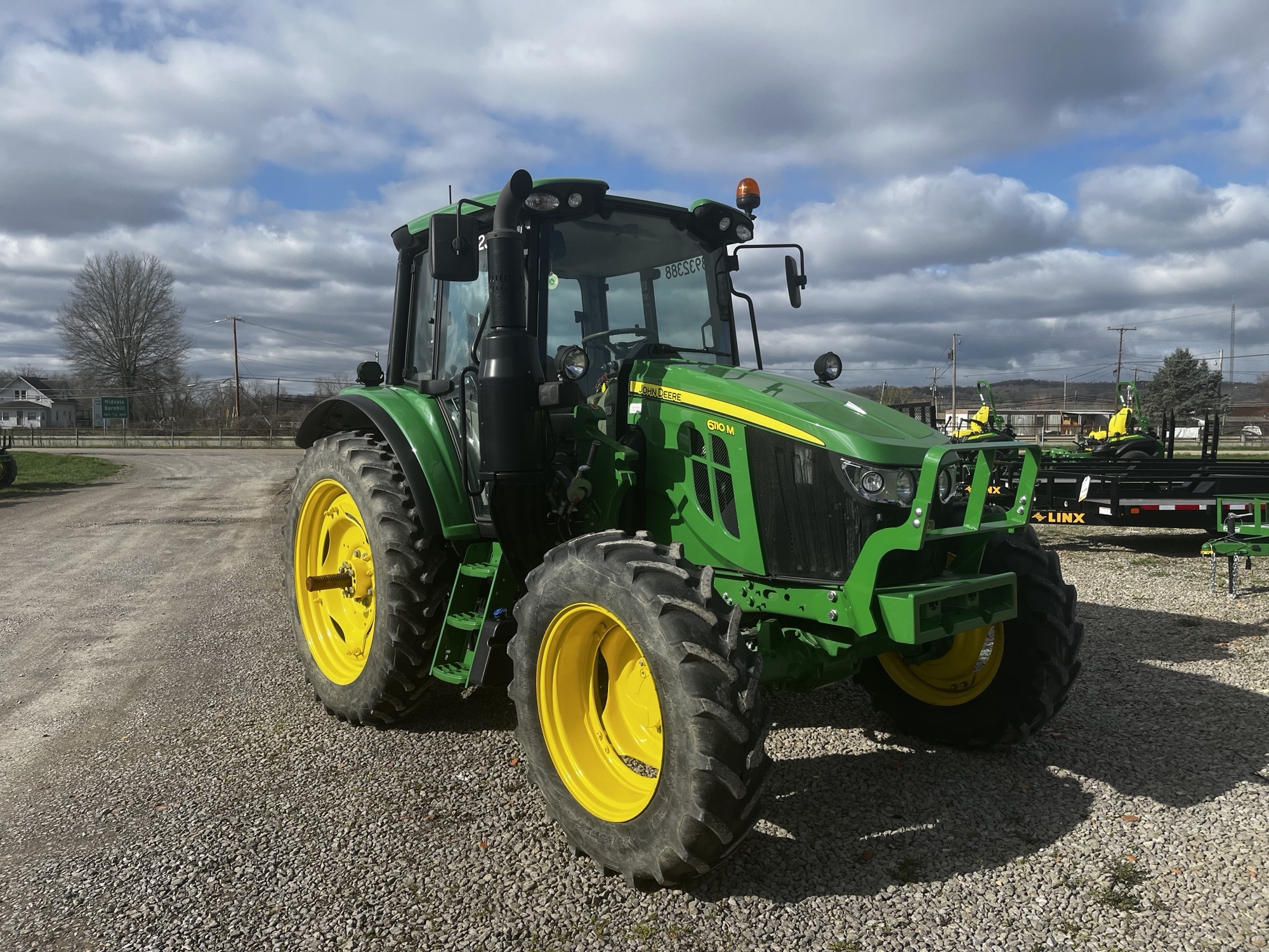 2022 John Deere 6110M Image 1
