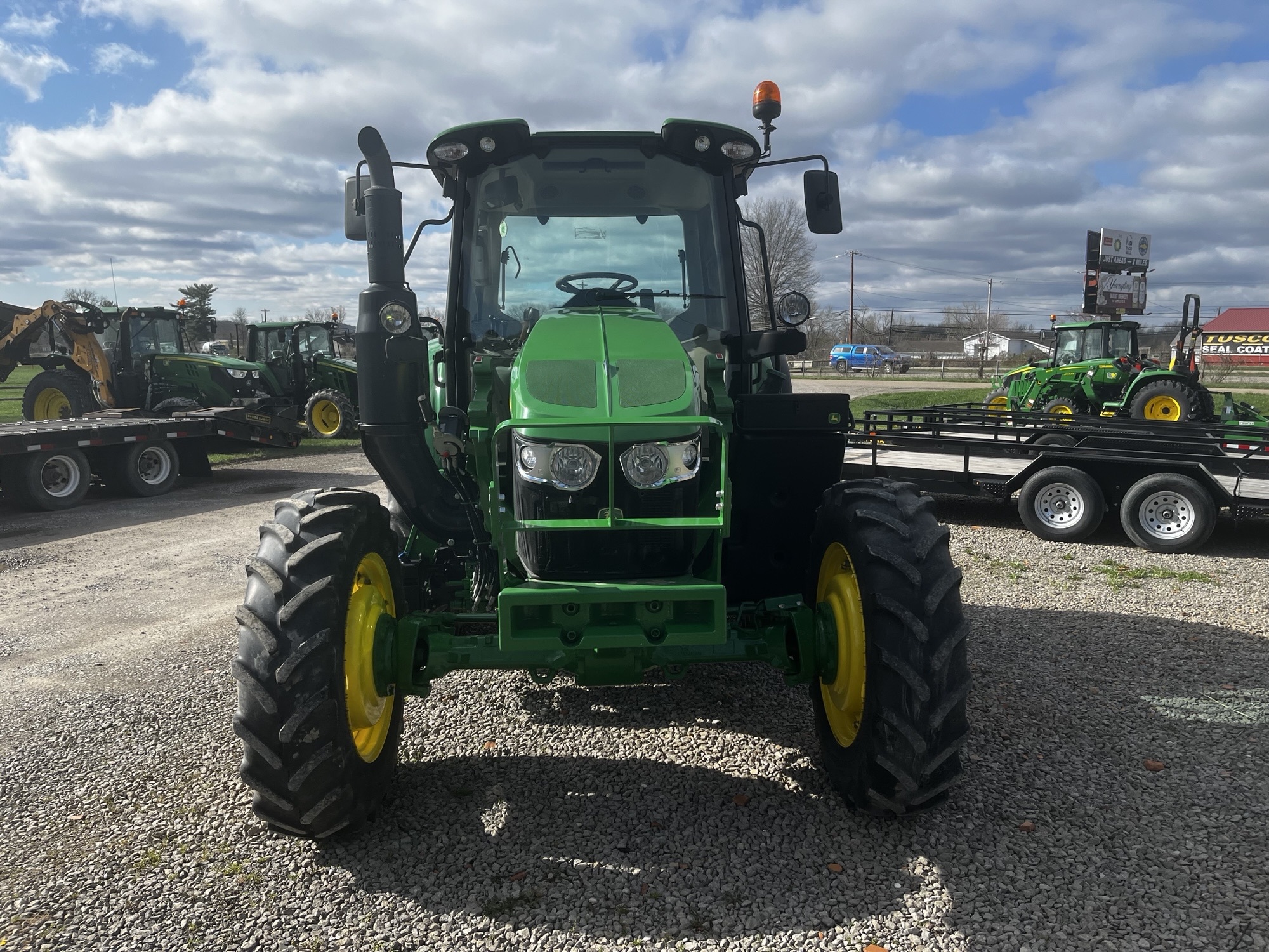 2022 John Deere 6110M Image 3