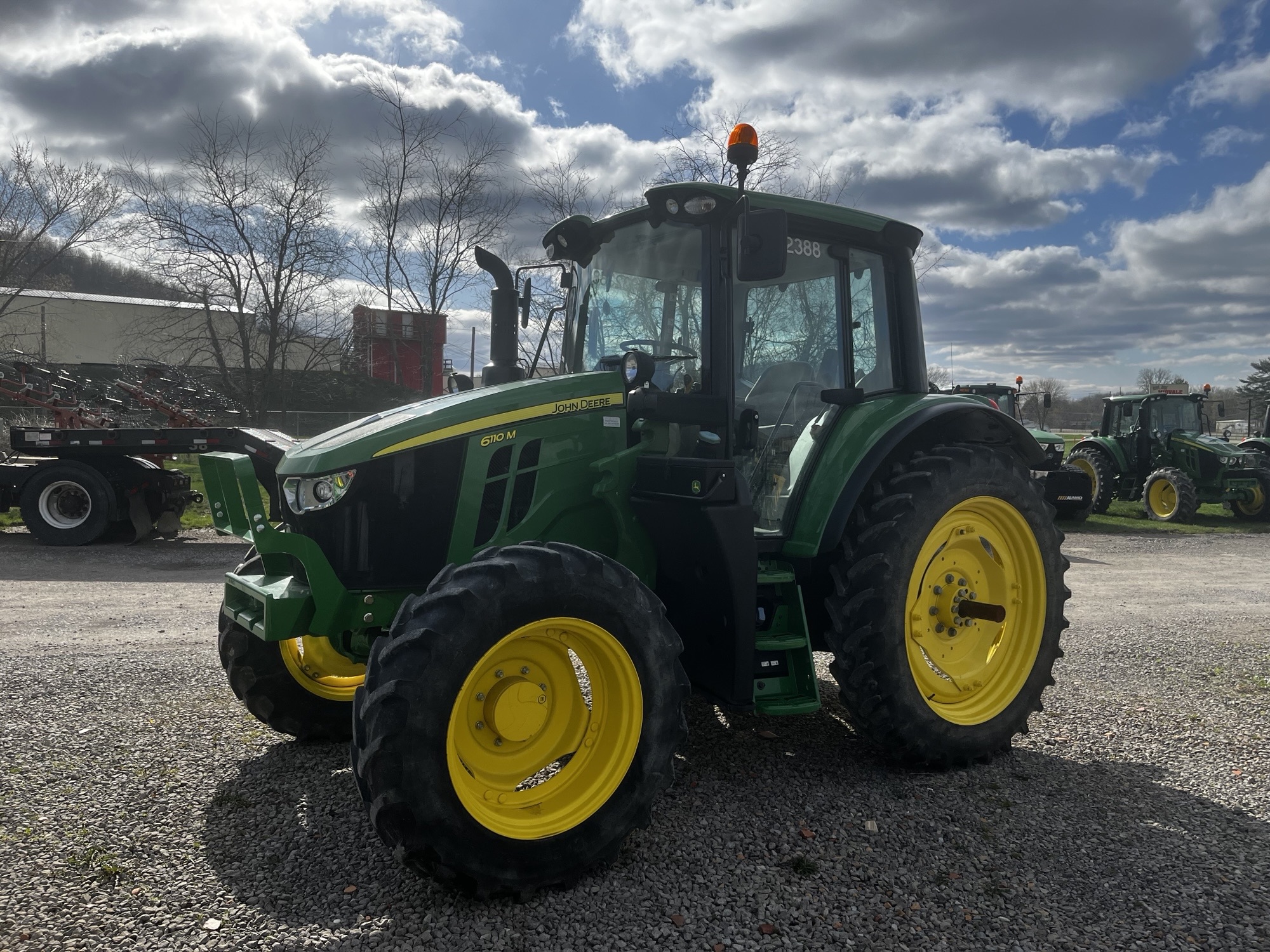 2022 John Deere 6110M Image 4