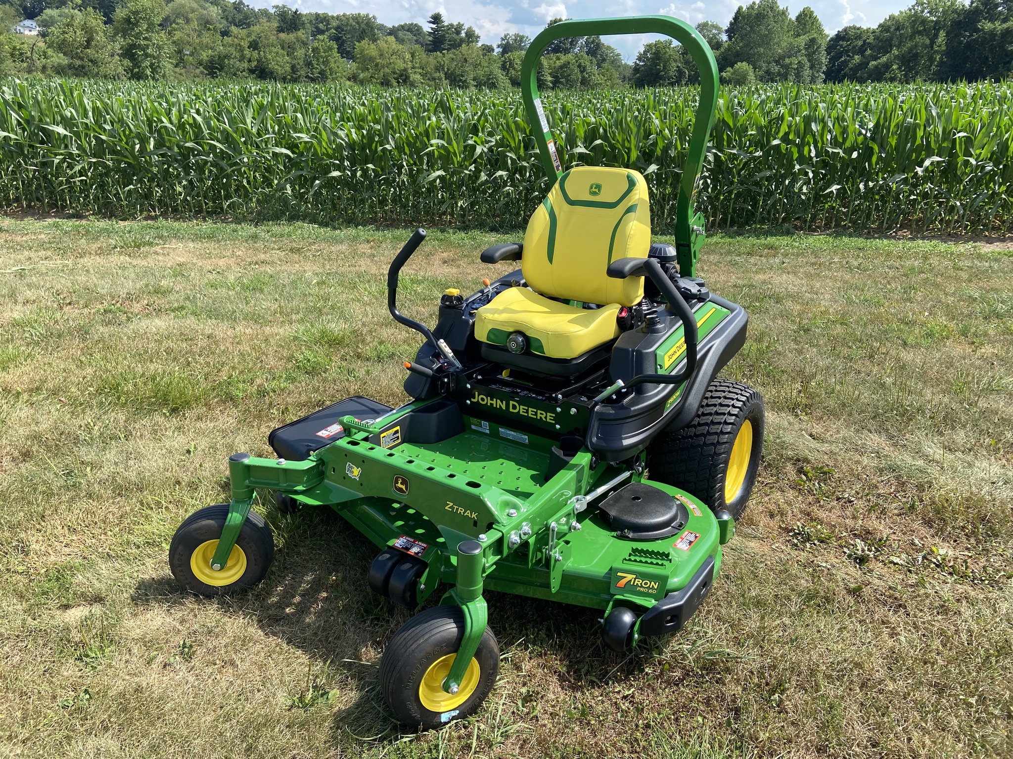 2024 John Deere Z930M Image 2