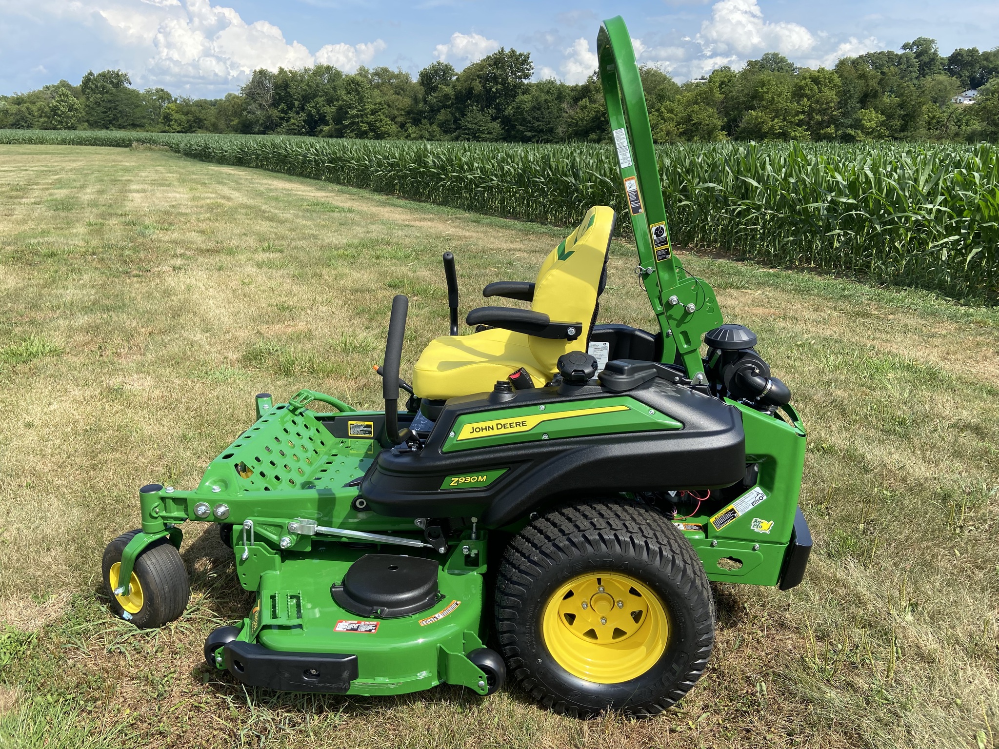2024 John Deere Z930M Image 8