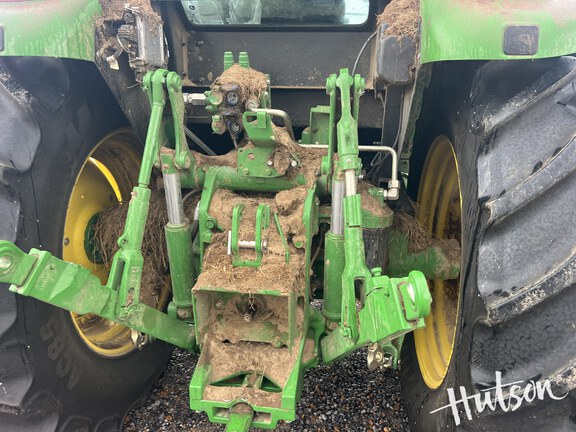 Photo of 2023 John Deere 6105E