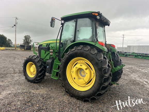 Photo of 2023 John Deere 6105E