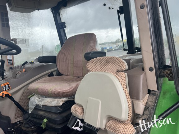 Photo of 2023 John Deere 6105E