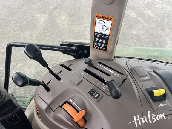 Photo of 2023 John Deere 6105E