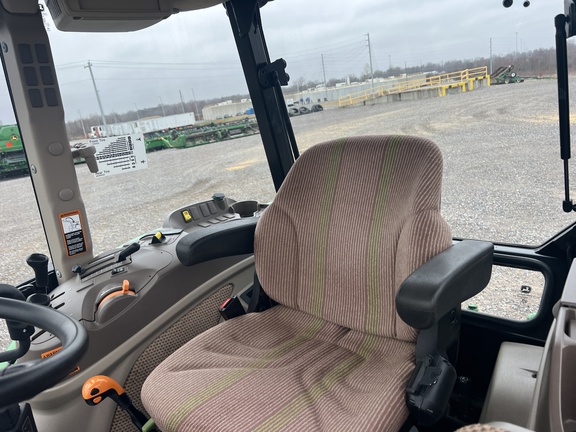 Photo of 2023 John Deere 6105E