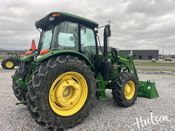 Photo of 2023 John Deere 6105E