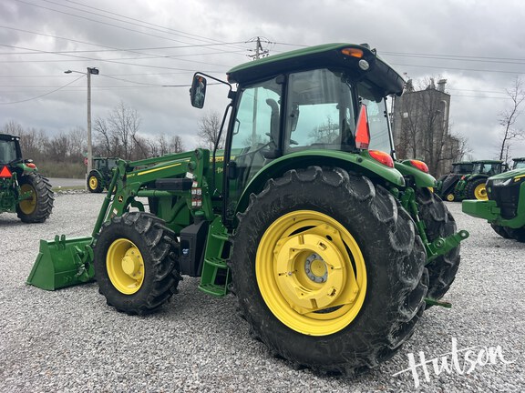 Photo of 2023 John Deere 6105E