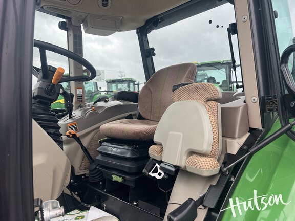 Photo of 2023 John Deere 6105E