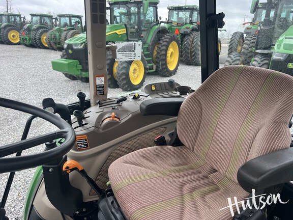 Photo of 2023 John Deere 6105E