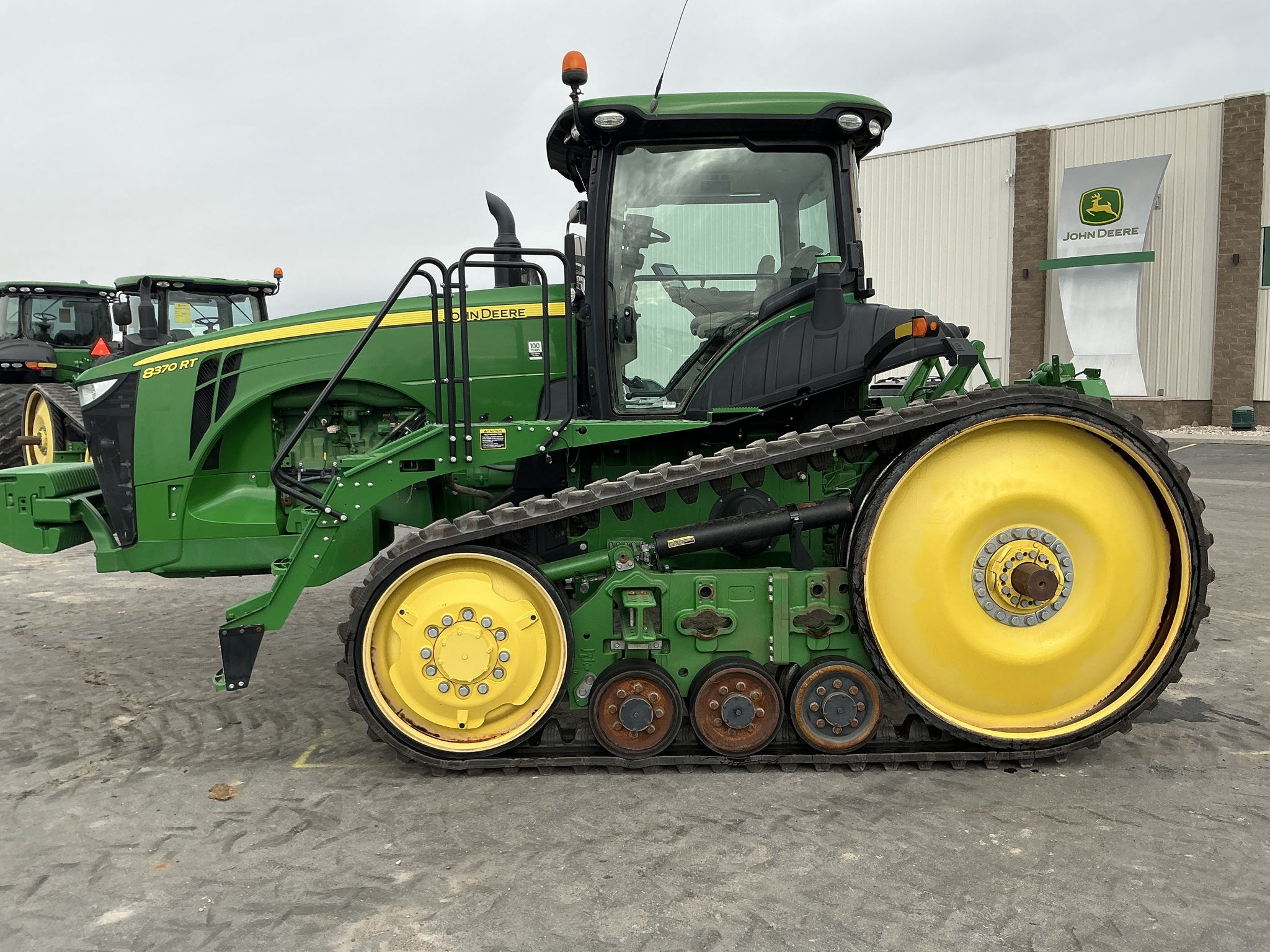 2018 John Deere 8370RT Image 2