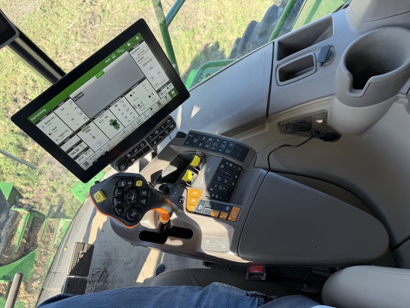 2024 John Deere S780 - Photo43