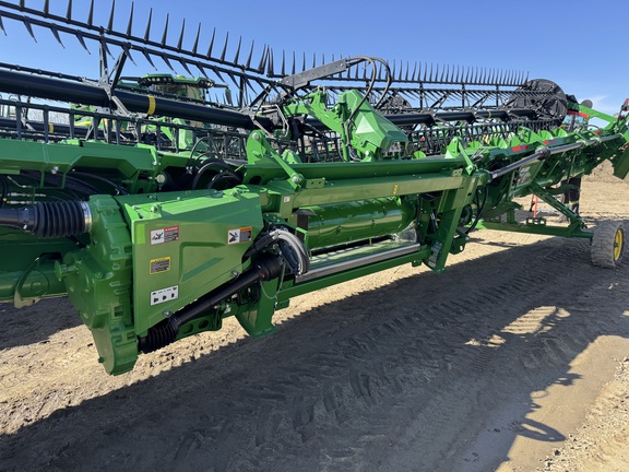 Used 2023 John Deere HD45R Combine Platforms at Horizon Ag & Turf in Warburg, AB - Photo3