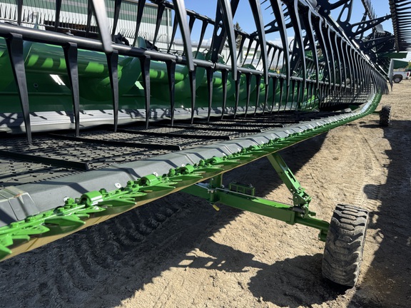 Used 2023 John Deere HD45R Combine Platforms at Horizon Ag & Turf in Warburg, AB - Photo5