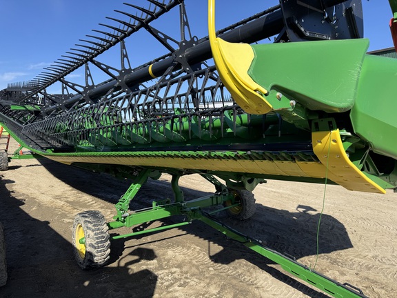 Used 2023 John Deere HD45R Combine Platforms at Horizon Ag & Turf in Warburg, AB - Photo8