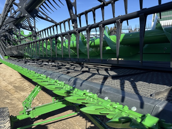 Used 2023 John Deere HD45R Combine Platforms at Horizon Ag & Turf in Warburg, AB - Photo11