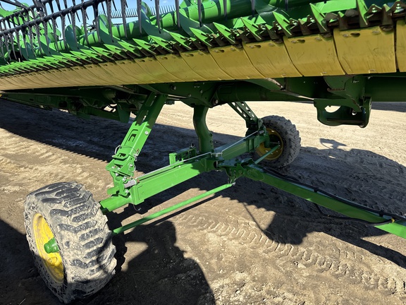 Used 2023 John Deere HD45R Combine Platforms at Horizon Ag & Turf in Warburg, AB - Photo12