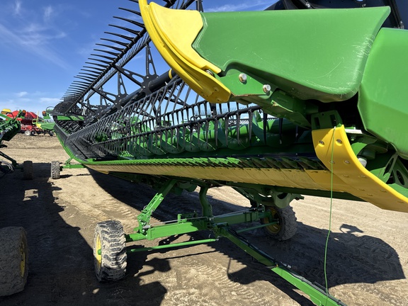 Used 2023 John Deere HD45R Combine Platforms at Horizon Ag & Turf in Warburg, AB - Photo13