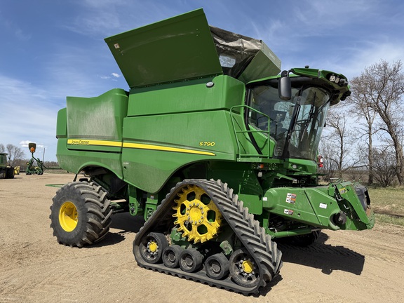  John Deere S790