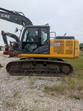 2017 John Deere 160G LC