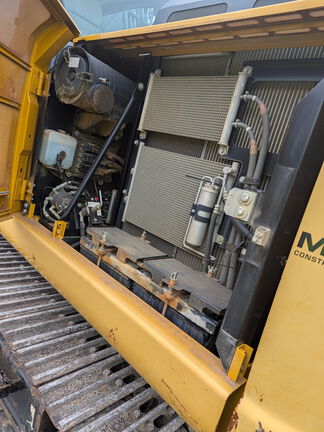 2017 John Deere 160G LC