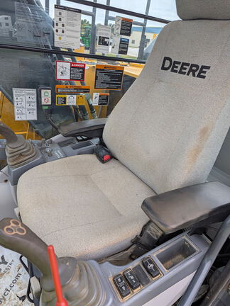 2017 John Deere 160G LC