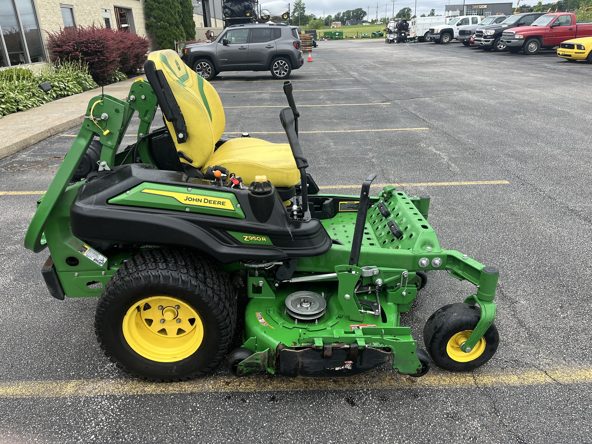 2023 John Deere Z950R Image 2