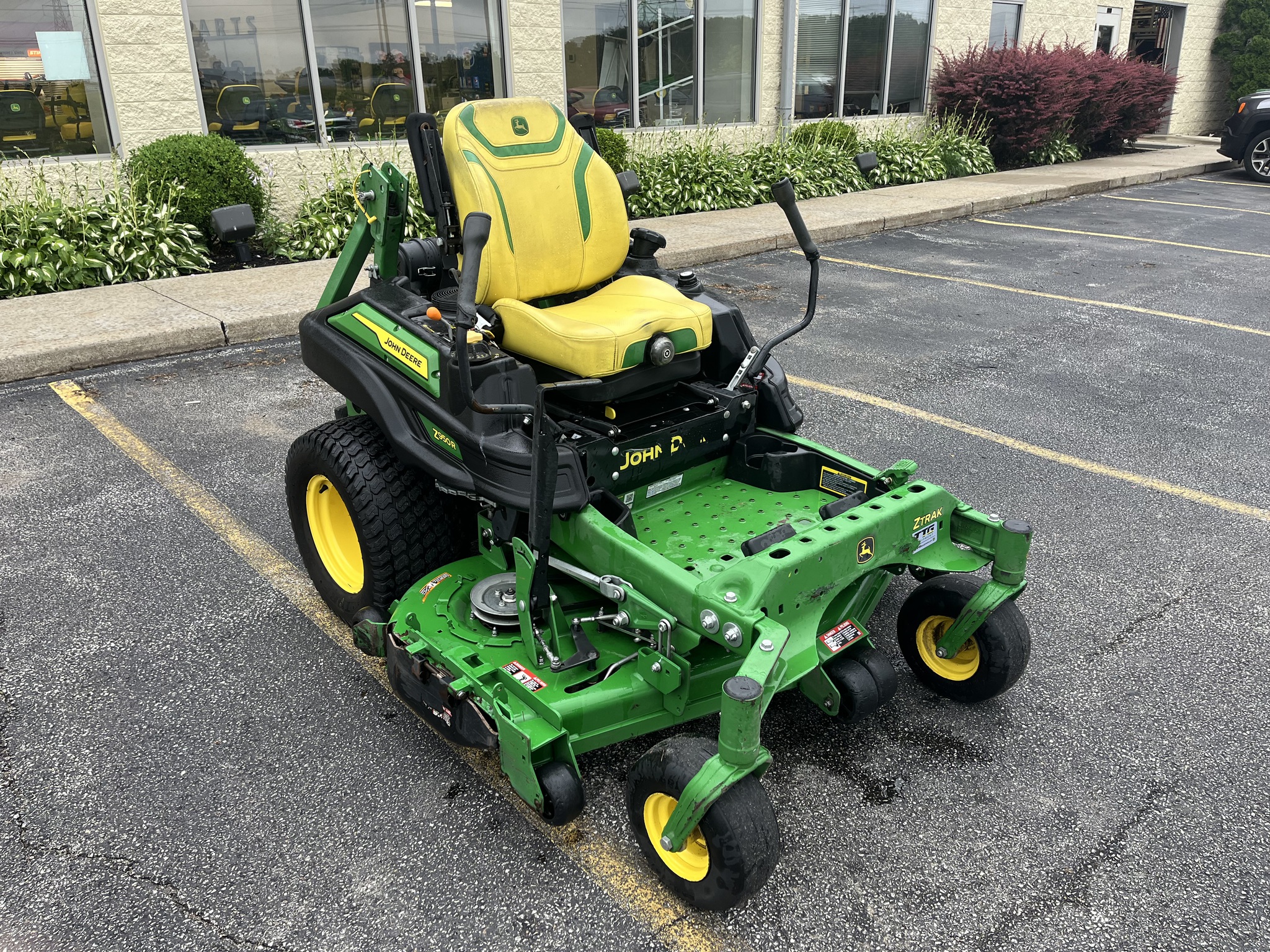 2023 John Deere Z950R Image 1