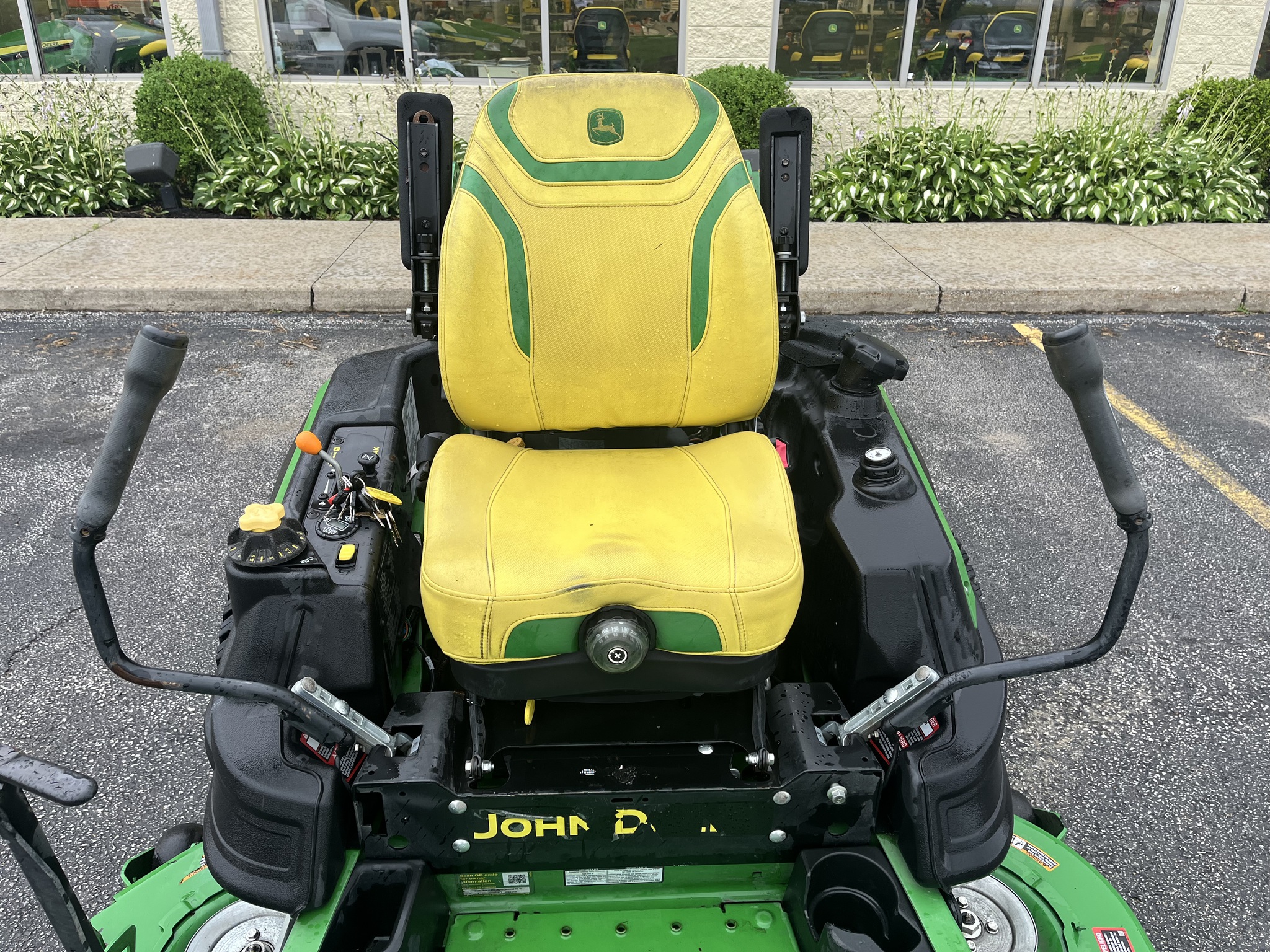 2023 John Deere Z950R Image 9