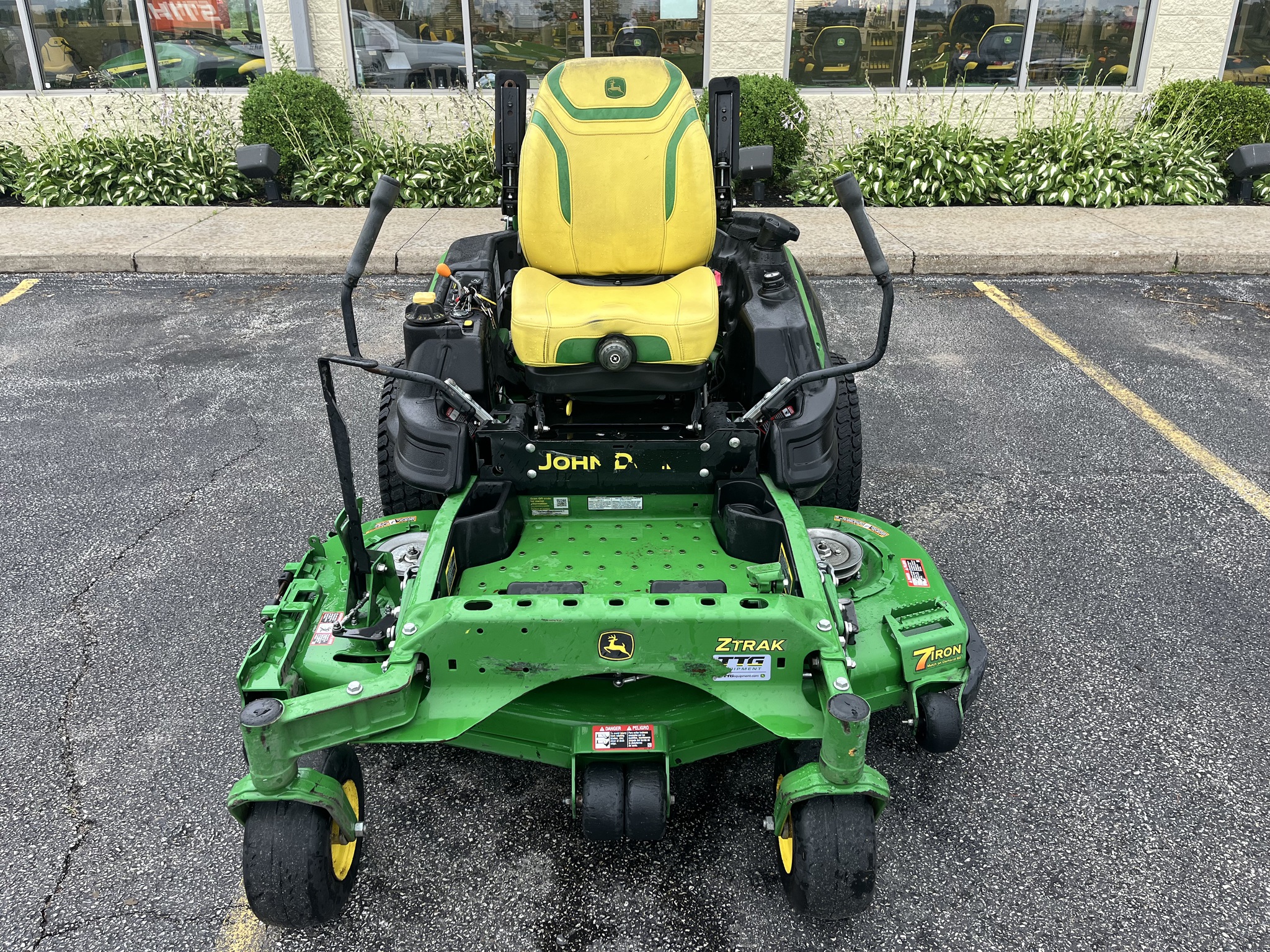 2023 John Deere Z950R Image 8