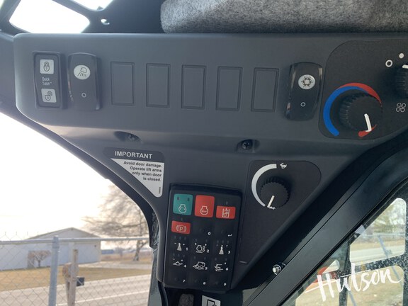 Photo of 2023 John Deere 324G