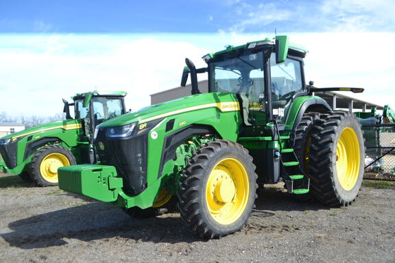 2023 John Deere 8R 280 Photo 1
