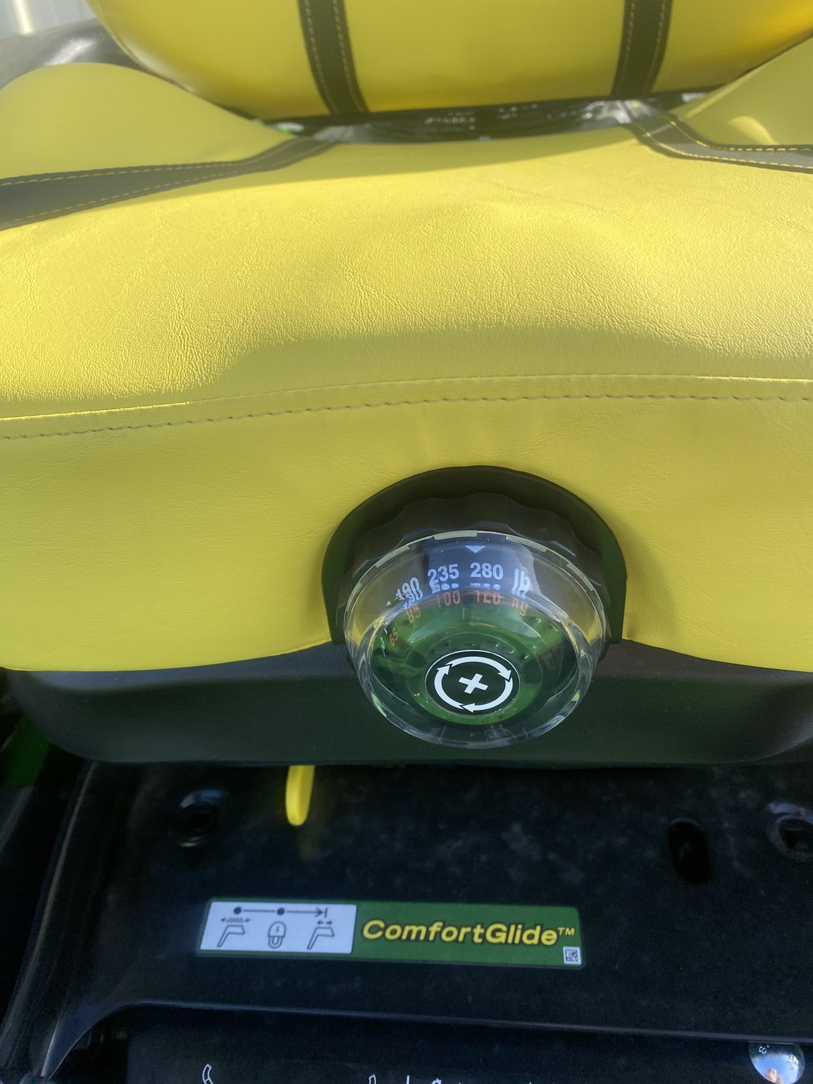 2025 John Deere Z960M Image 8